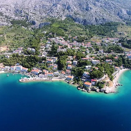 With Parking Space Mimice, Omis - 11045 Appartement *