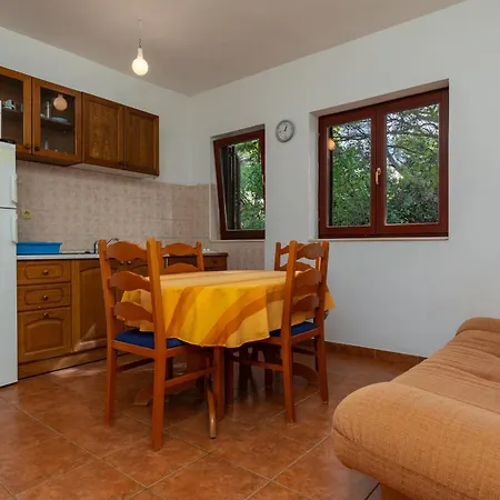 With Parking Space Mimice, Omis - 11045 Appartement Mimice